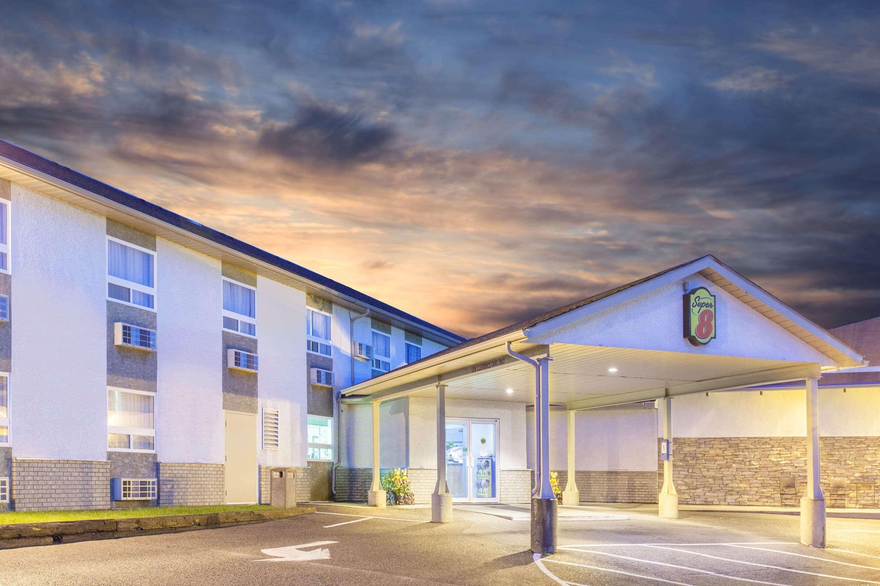 Hotel Super 8 By Wyndham Kenora Exterior foto