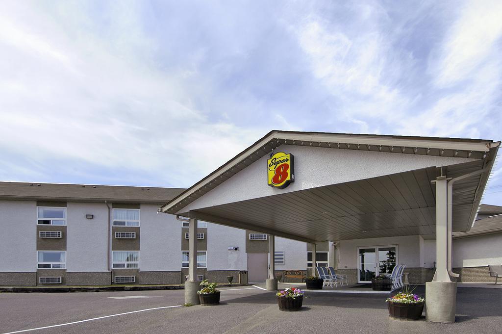 Hotel Super 8 By Wyndham Kenora Exterior foto