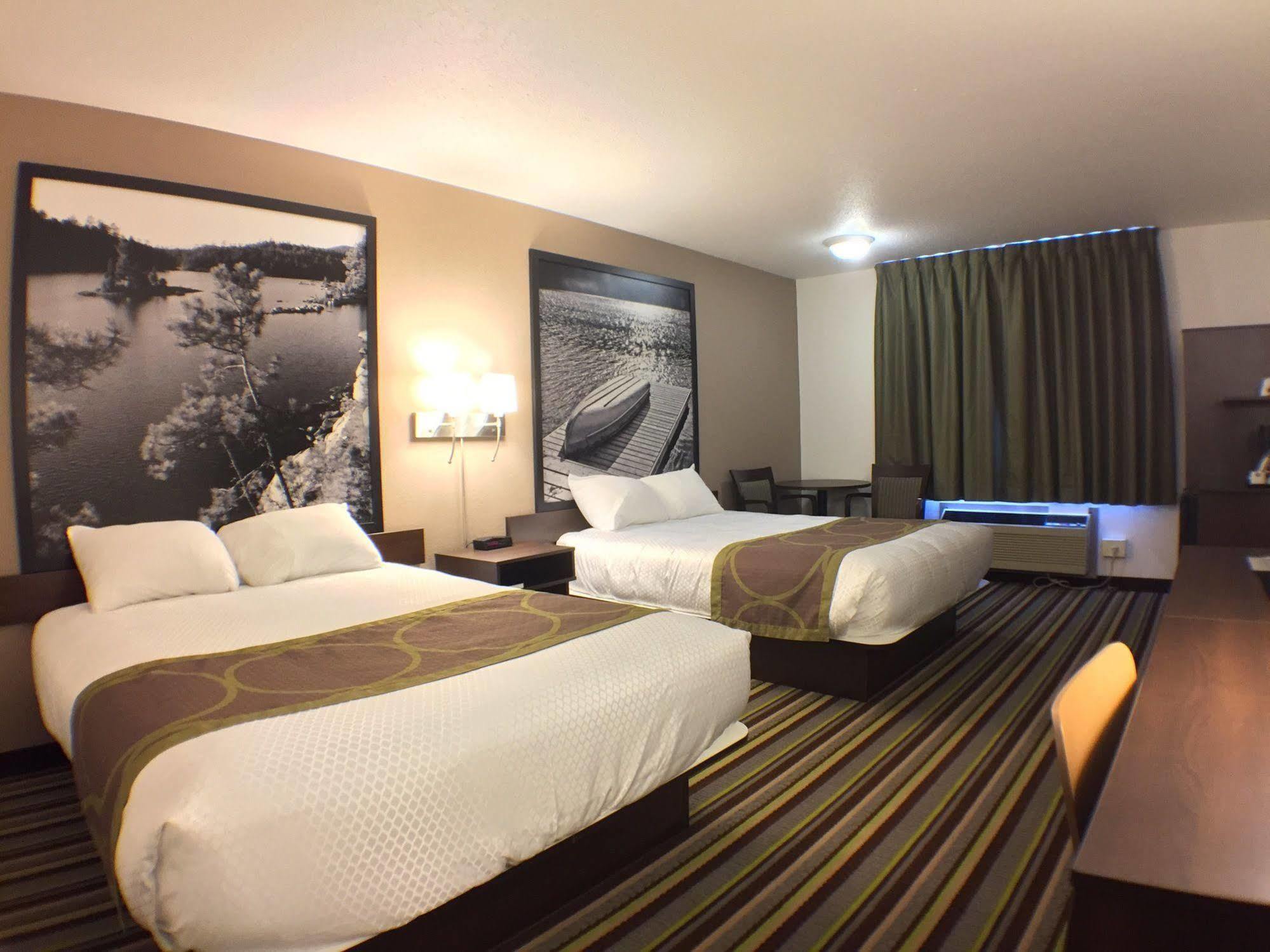 Hotel Super 8 By Wyndham Kenora Exterior foto